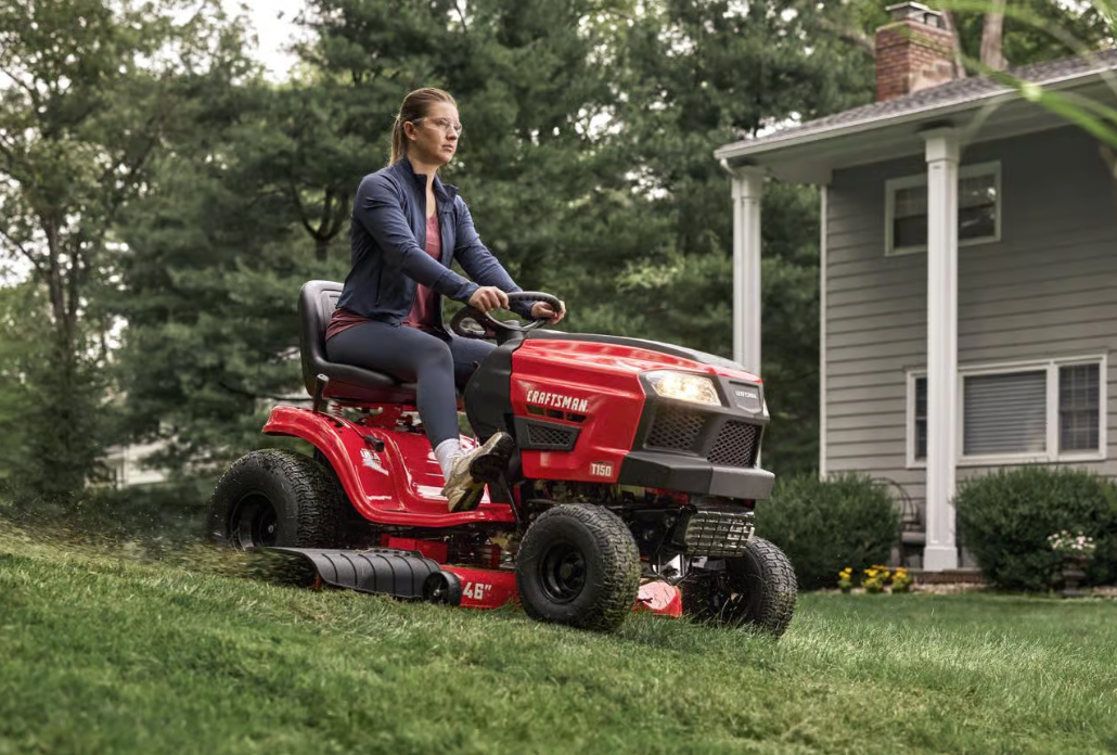 Restored Craftsman T150 Gas Lawn Tractor | 46-in | 540cc | 19HP Briggs and Stratton Engine | Turn Tight Technology (Refurbished)