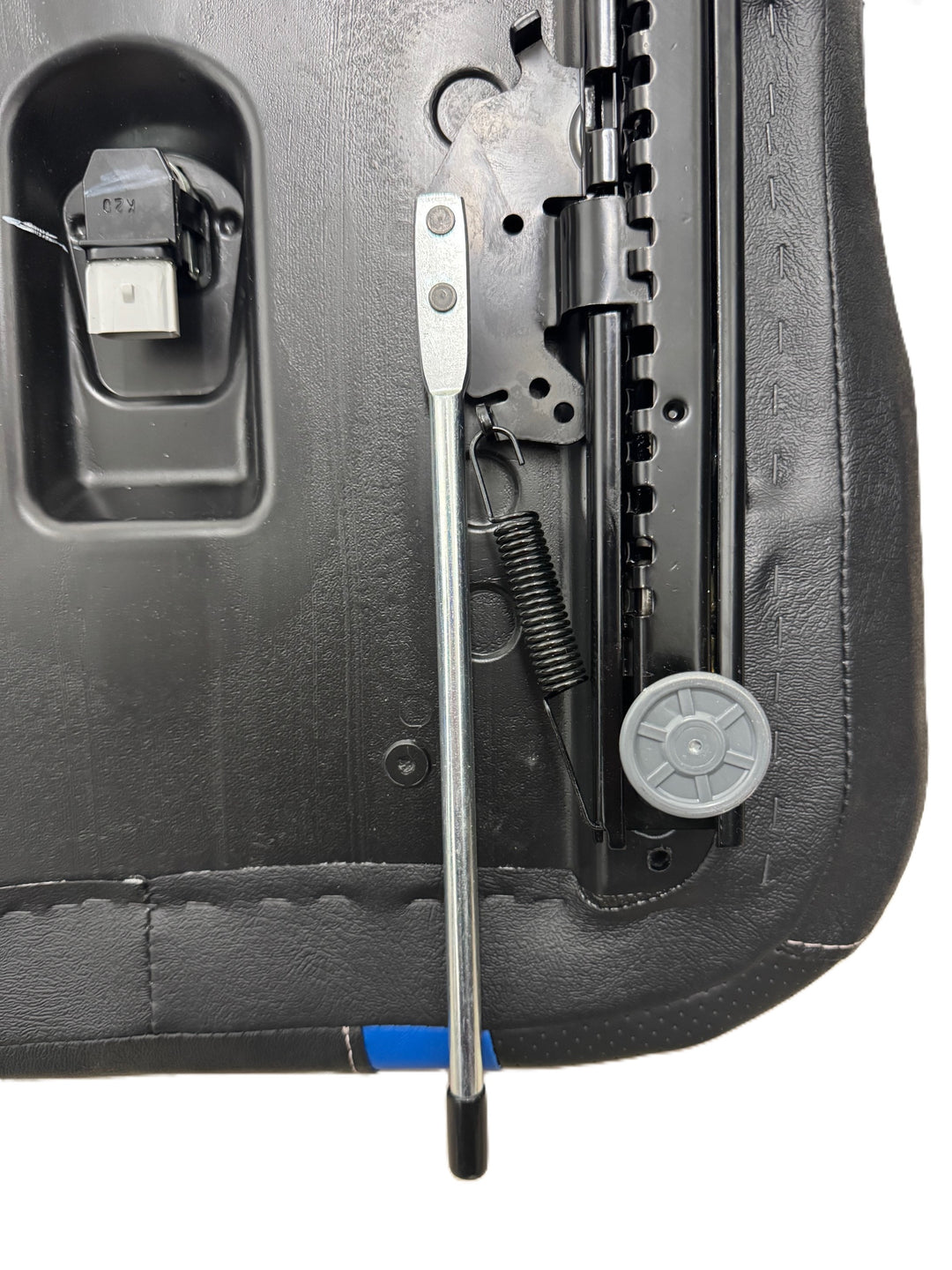 CUB CADET Riding Lawn Mower Zero Turn Seat | With Adjustable Rails | 757-06094 757-06219