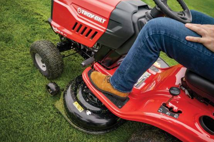 Troy-Bilt Bronco 42 | 42in Riding Lawn Tractor With Mow In Reverse | 19 HP/540cc Briggs & Stratton Intek Engine