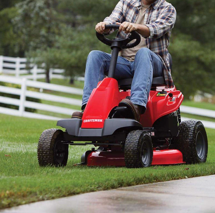 CRAFTSMAN R110 | 30-in Riding Lawn Mower | 10.5-HP Briggs and Stratton Engine | 344cc (Open Box)