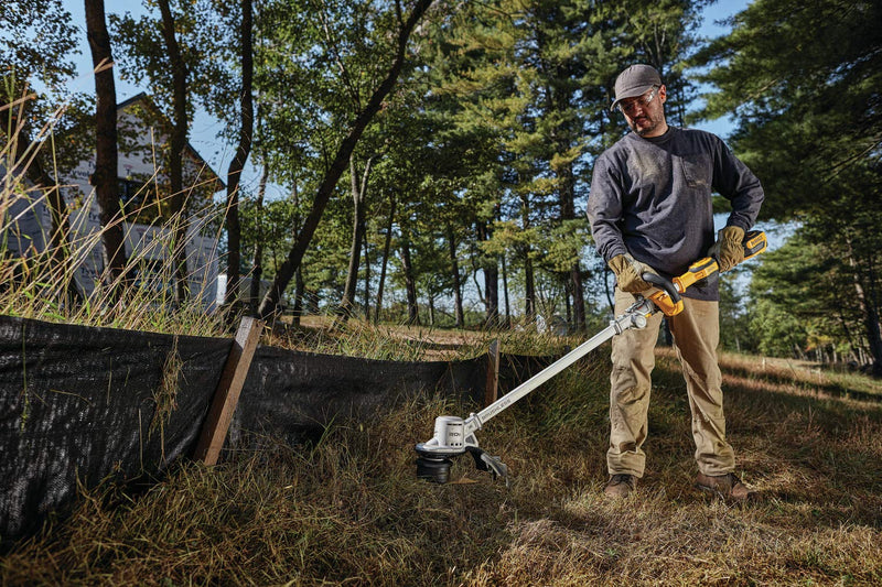 DEWALT DCST922P1 20V MAX Lithium-Ion Brushless Cordless String Trimmer with (1) 5.0Ah Battery and Charger Included