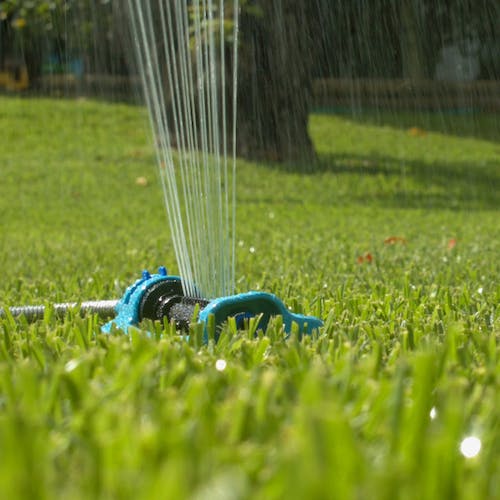 Restored Scratch and Dent Aqua Joe SJI-TLS18 Turbo Oscillating Lawn Sprinkler | 3-Way Oscillation | Range/Width/Flow Control | 4500 sq ft Max Coverage (Refurbished)