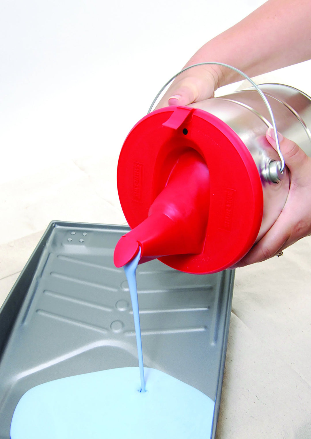 Shur-Line 2007061 Red Silicone Mess-Free Store and Pour Collapsible Paint Can Lid